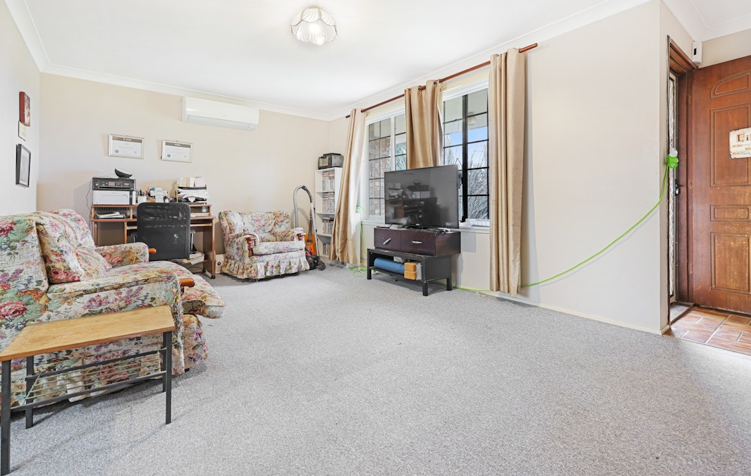 8 Frederick Place, Tamworth, NSW, 2340 - Image 2