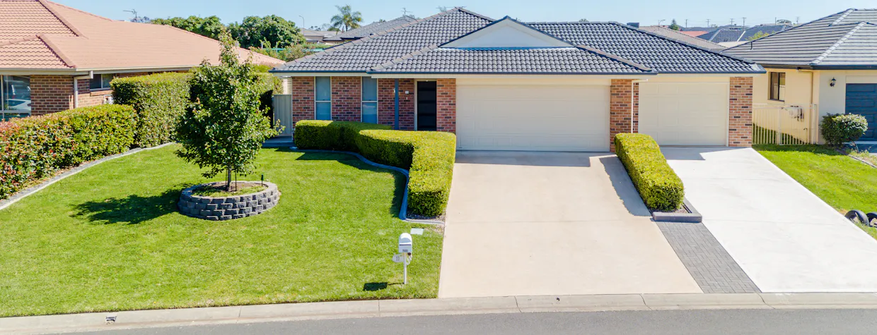 11 Kalinda Place, Tamworth, NSW, 2340 - Image 1