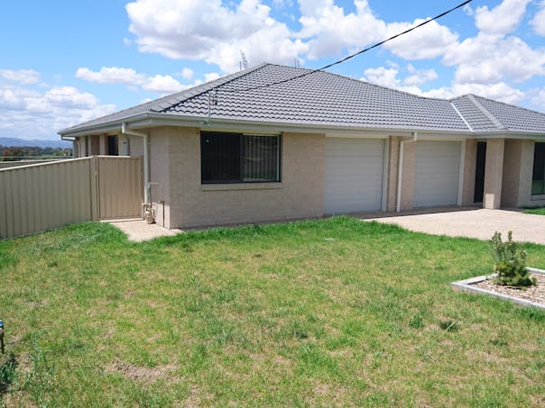 2/11A Allawah Street, Tamworth, NSW, 2340 - Image 1