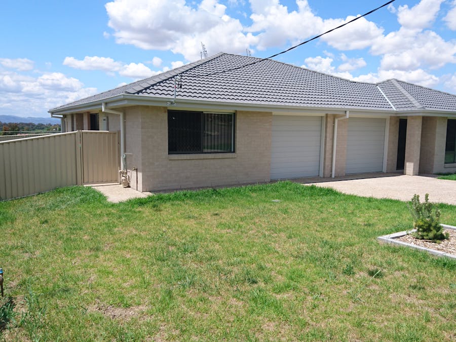 2/11A Allawah Street, Tamworth, NSW, 2340 - Image 1