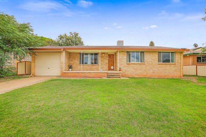 4 Doonba Street, Tamworth, NSW, 2340 - Image 1