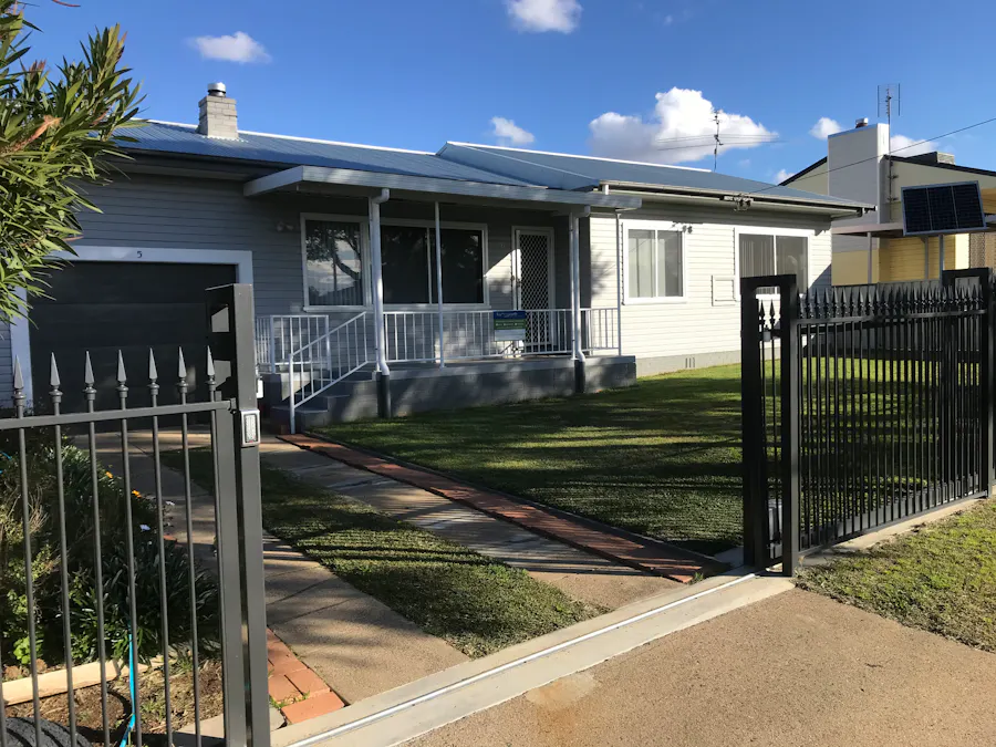 5 Crocket Street, Tamworth, NSW, 2340 - Image 1