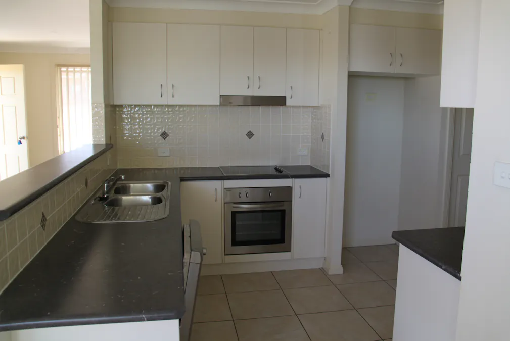 2 Warrabah Close, Tamworth, NSW, 2340 - Image 4