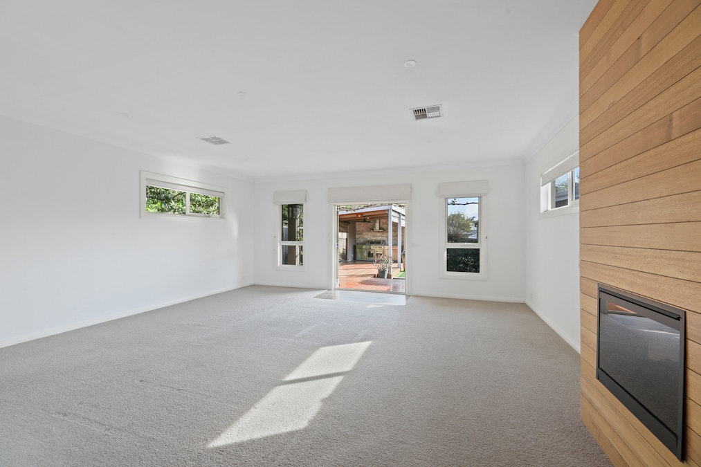 9 William Street, Newborough, VIC, 3825 - Image 5