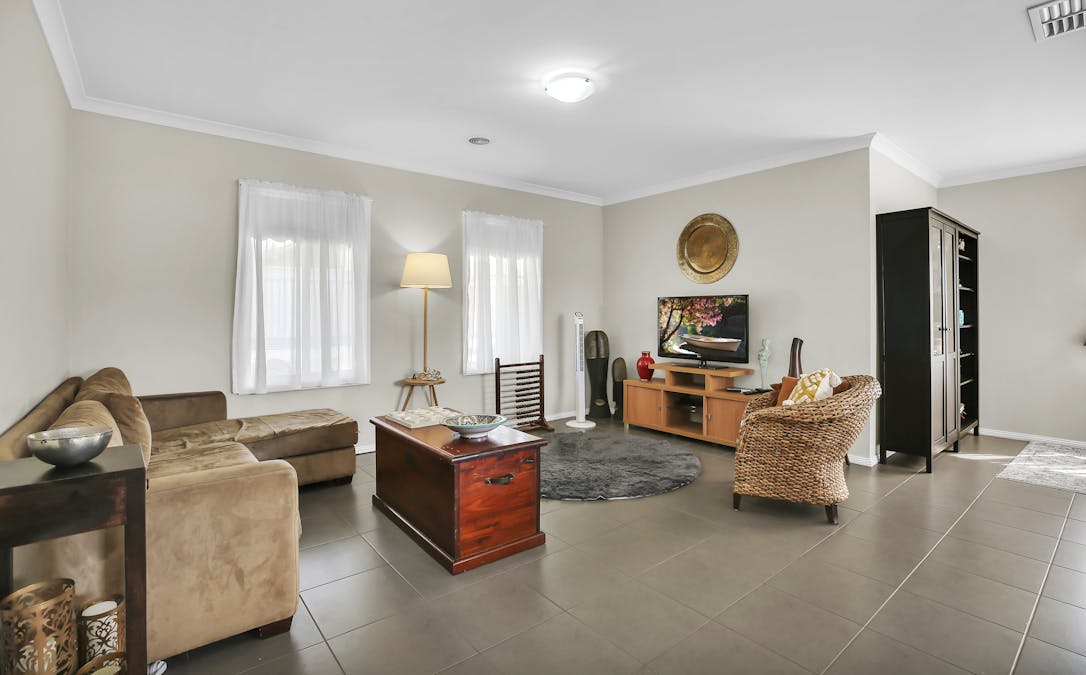 2/64 Clifford Street, Warragul, VIC, 3820 - Image 5