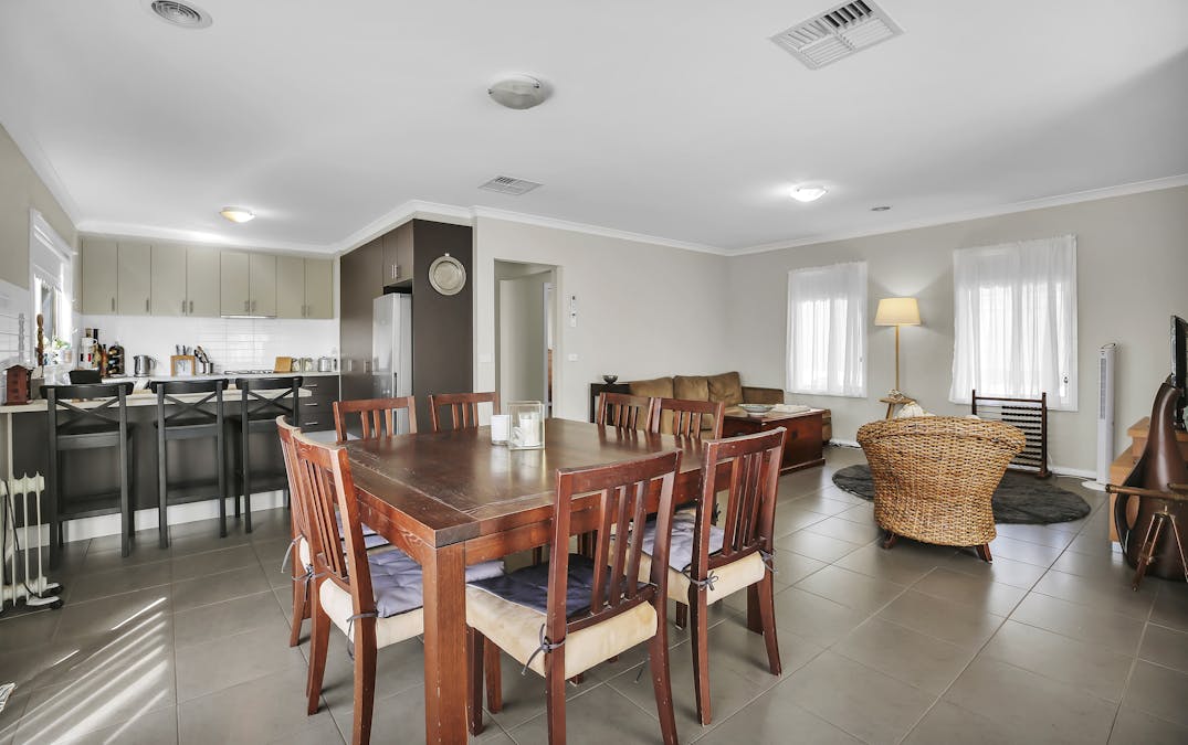 2/64 Clifford Street, Warragul, VIC, 3820 - Image 4