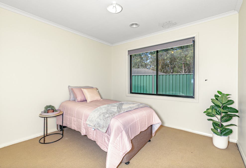 6 Crombe Court, Newborough, VIC, 3825 - Image 3