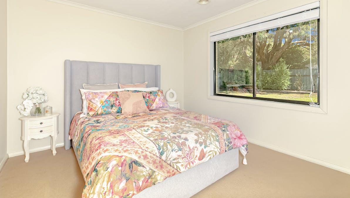 6 Crombe Court, Newborough, VIC, 3825 - Image 4