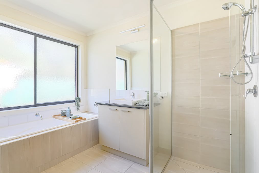 6 Crombe Court, Newborough, VIC, 3825 - Image 7