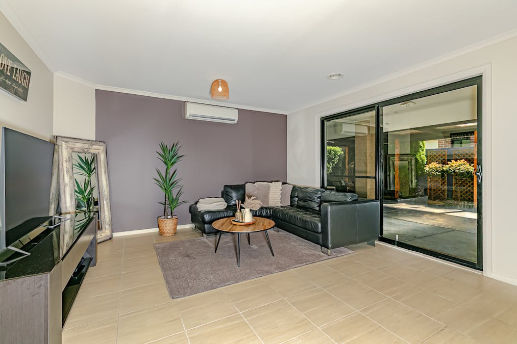 6 Crombe Court, Newborough, VIC, 3825 - Image 11