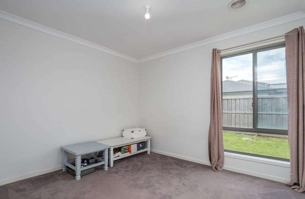 14 Avoca Place, Moe, VIC, 3825 - Image 5