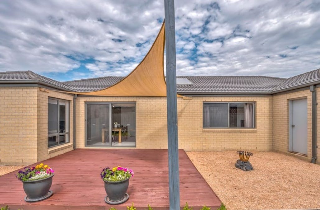 14 Avoca Place, Moe, VIC, 3825 - Image 7