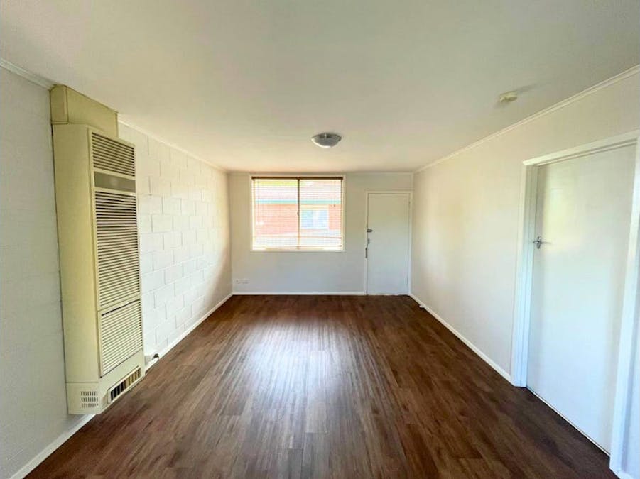 2/17 Balfour Street, Newborough, VIC, 3825 - Image 3