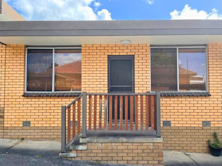 2/17 Balfour Street, Newborough, VIC, 3825 - Image 1