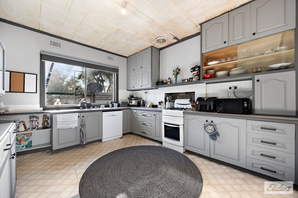 11 Central Avenue, Newborough, VIC, 3825 - Image 5