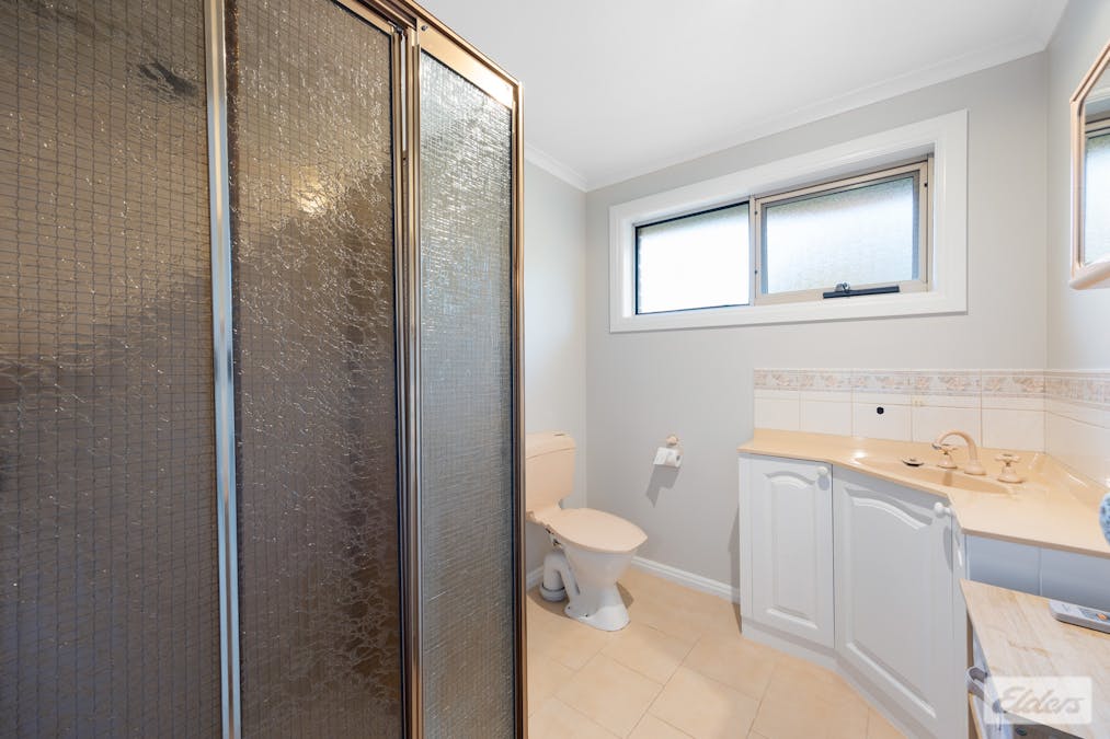 2 Glendalough Close, Warragul, VIC, 3820 - Image 6