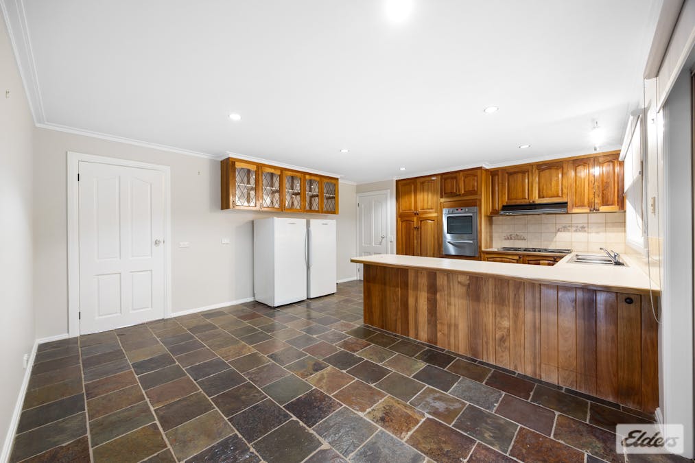 2 Glendalough Close, Warragul, VIC, 3820 - Image 4