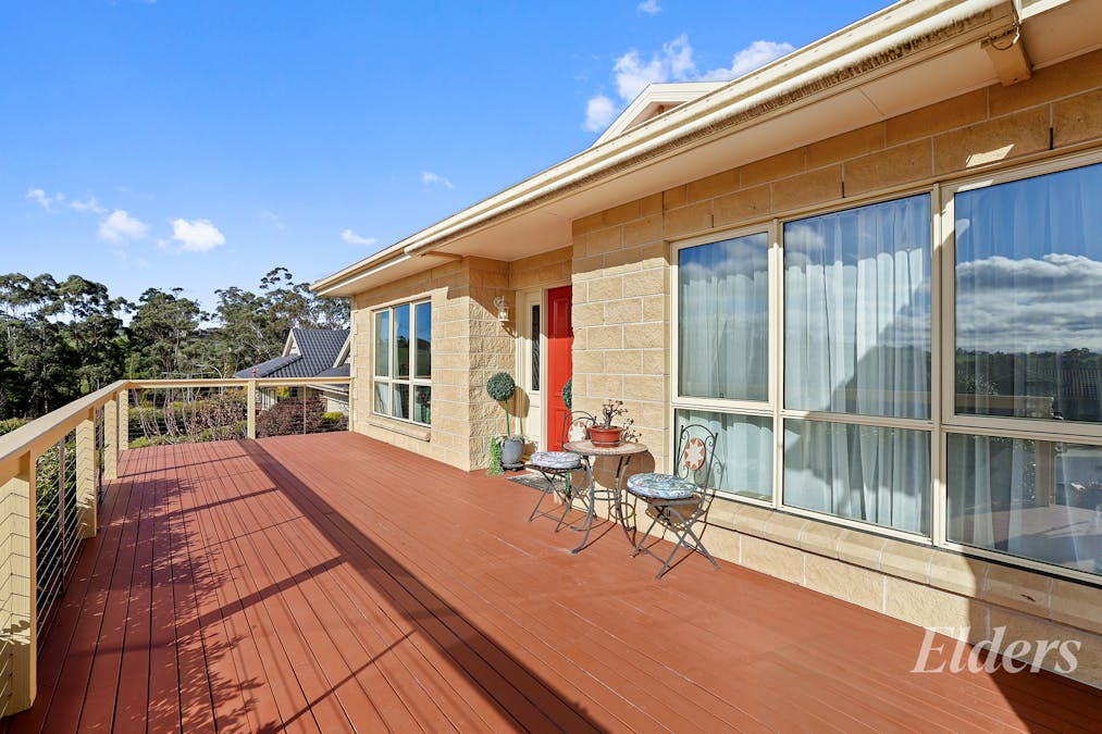 50 Walker Drive, Drouin, VIC, 3818 - Image 2