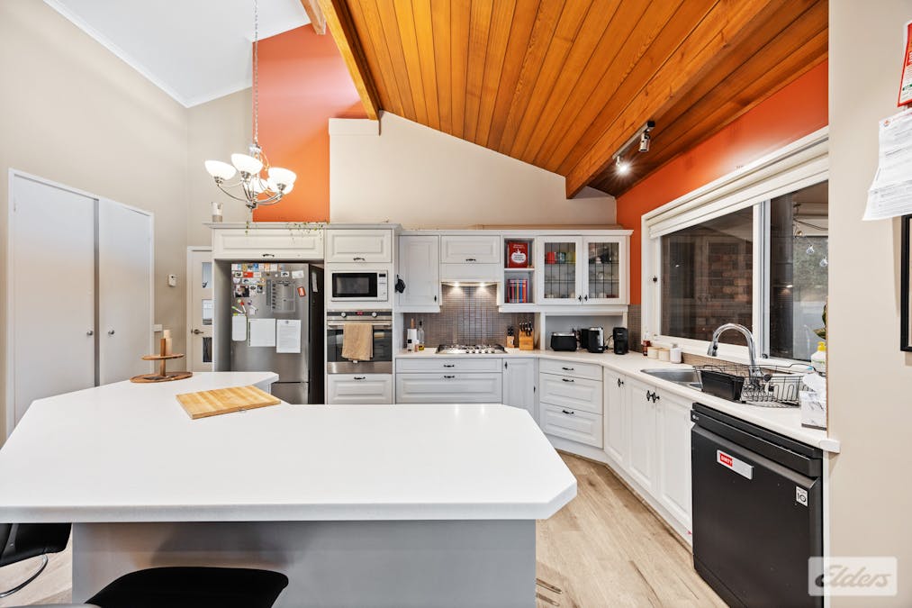 2 Banksia Street, Newborough, VIC, 3825 - Image 14