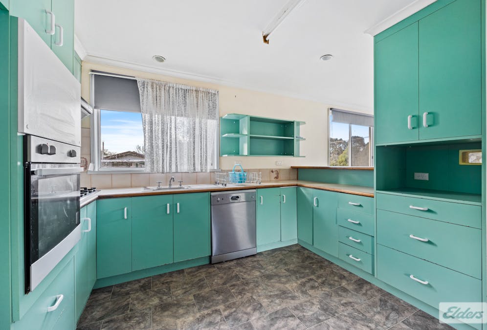 18 Eastern Avenue, Newborough, VIC, 3825 - Image 10