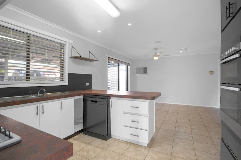 8 Strzelecki Road, Newborough, VIC, 3825 - Image 2