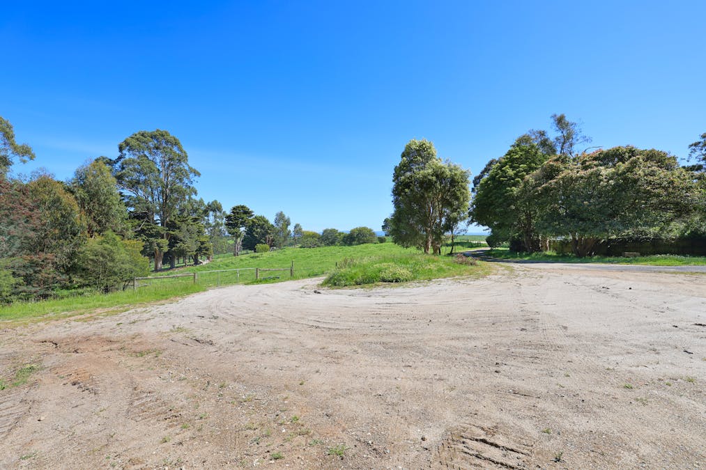 196 Peters Road, Ellinbank, VIC, 3821 - Image 11