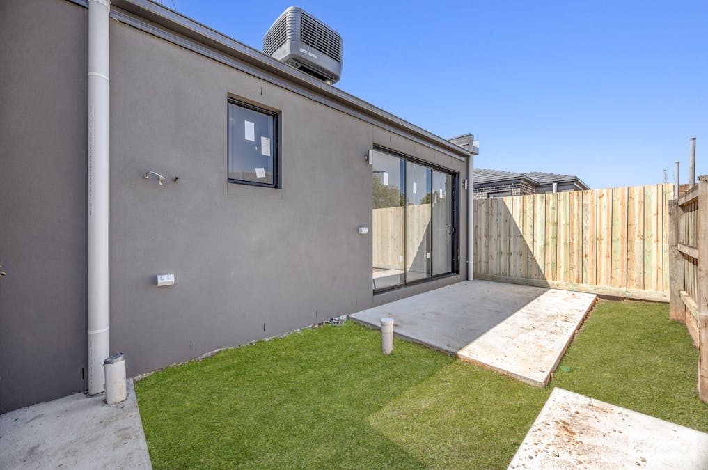 1&2/5 Banksia Street, Warragul, VIC, 3820 - Image 23