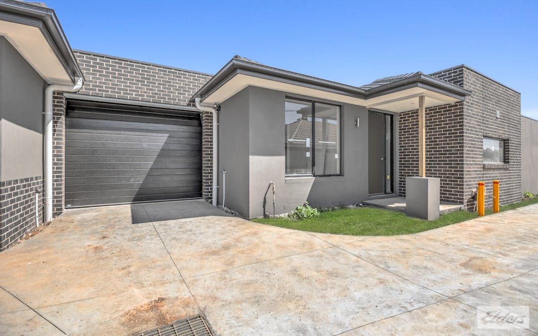 1&2/5 Banksia Street, Warragul, VIC, 3820 - Image 3