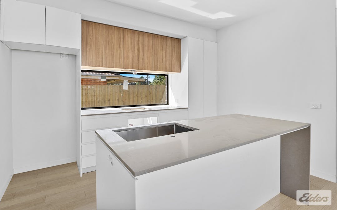 1&2/5 Banksia Street, Warragul, VIC, 3820 - Image 4