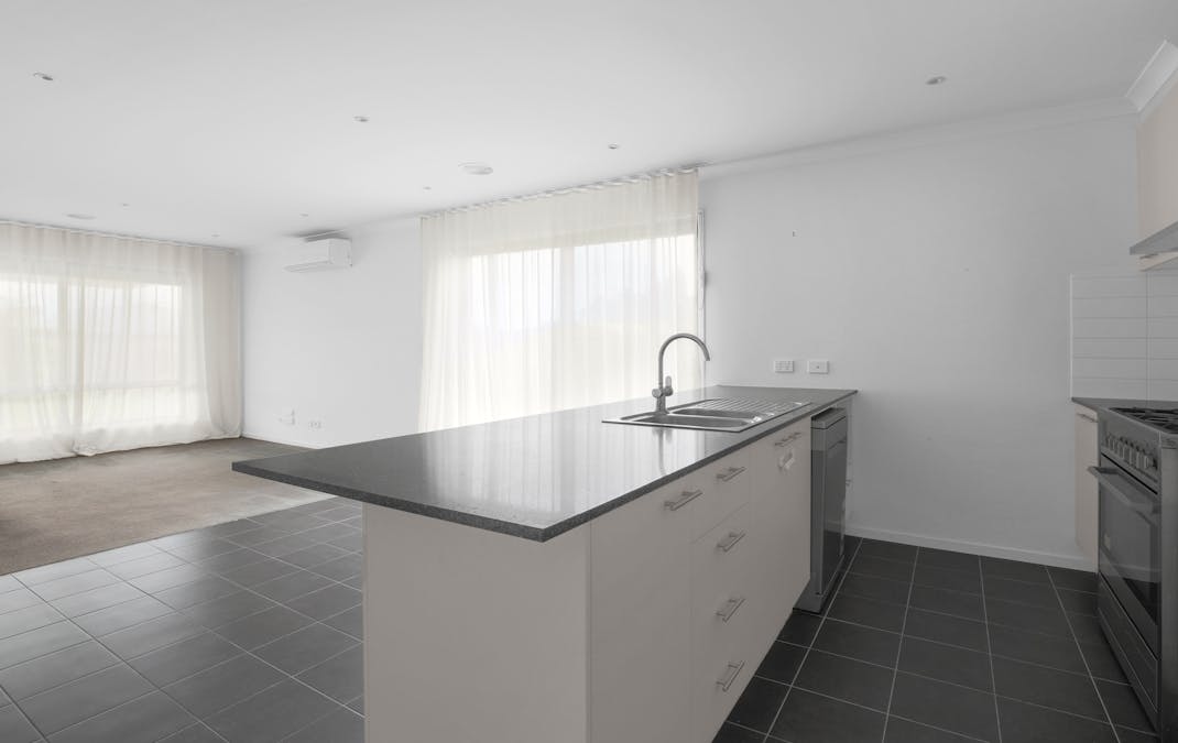 18 Arapiles Drive, Moe, VIC, 3825 - Image 3