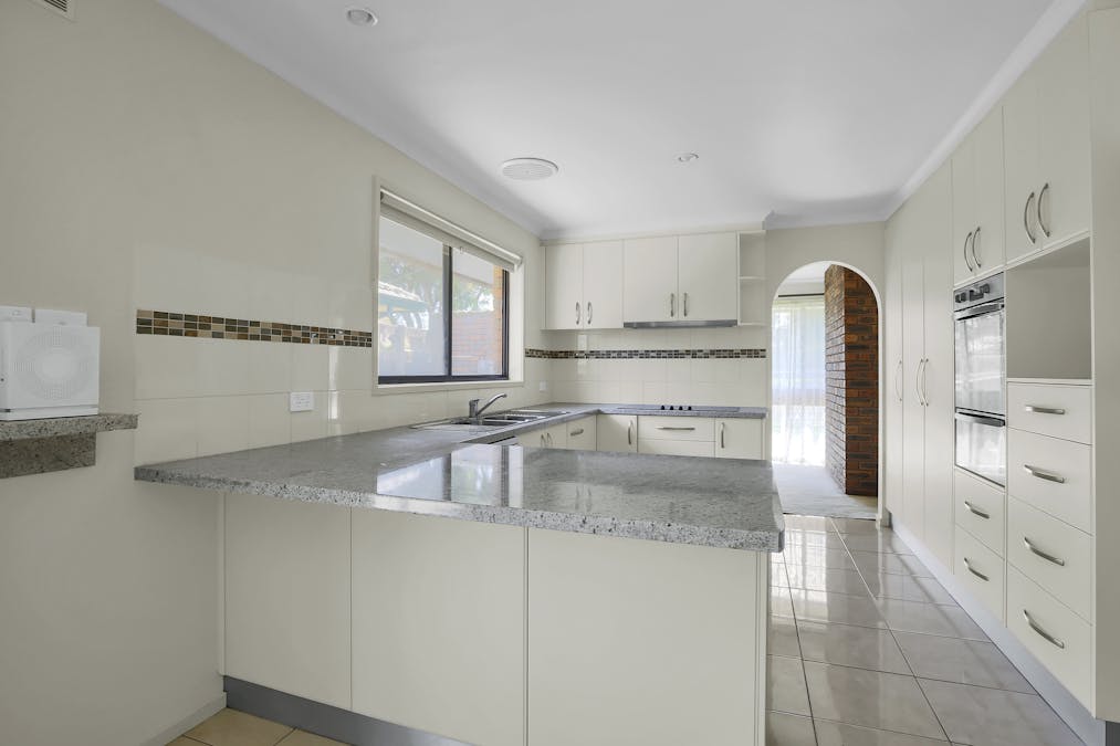 12 Moffat Street, Moe, VIC, 3825 - Image 4