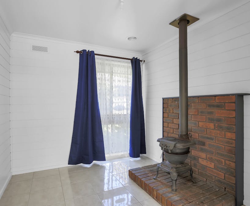 12 Moffat Street, Moe, VIC, 3825 - Image 5