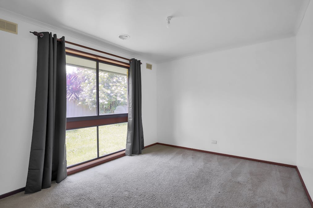 12 Moffat Street, Moe, VIC, 3825 - Image 10