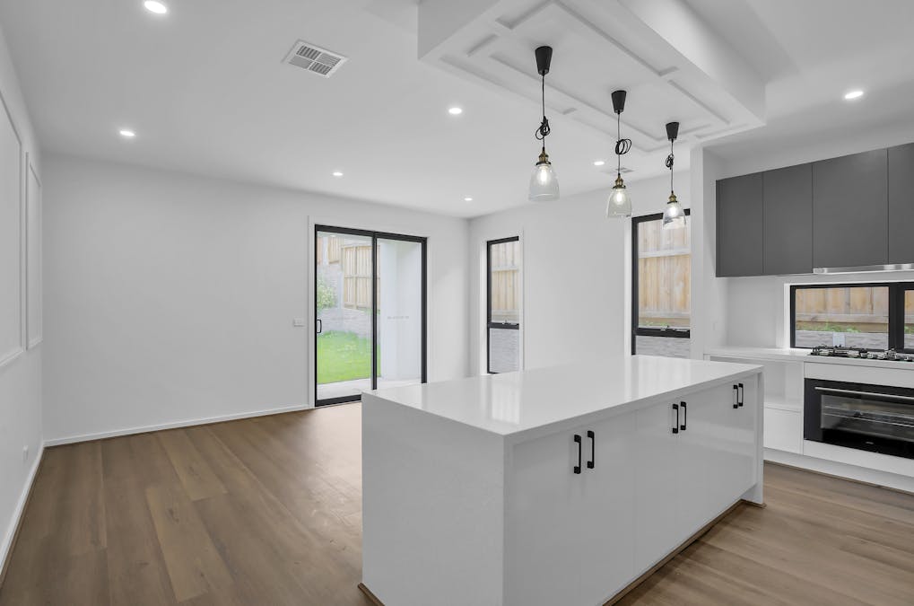 26 Mapleton Avenue, Warragul, VIC, 3820 - Image 2