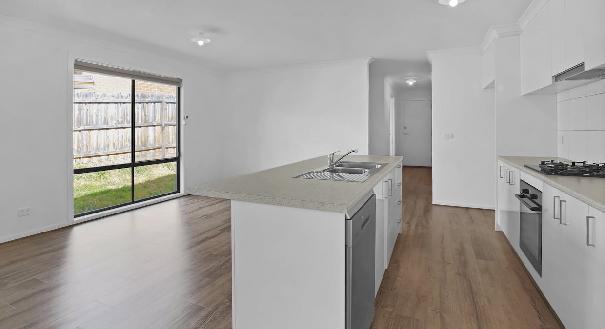 7 Omaru Court, Churchill, VIC, 3842 - Image 5