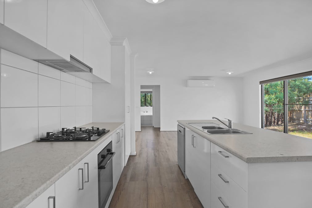 7 Omaru Court, Churchill, VIC, 3842 - Image 4