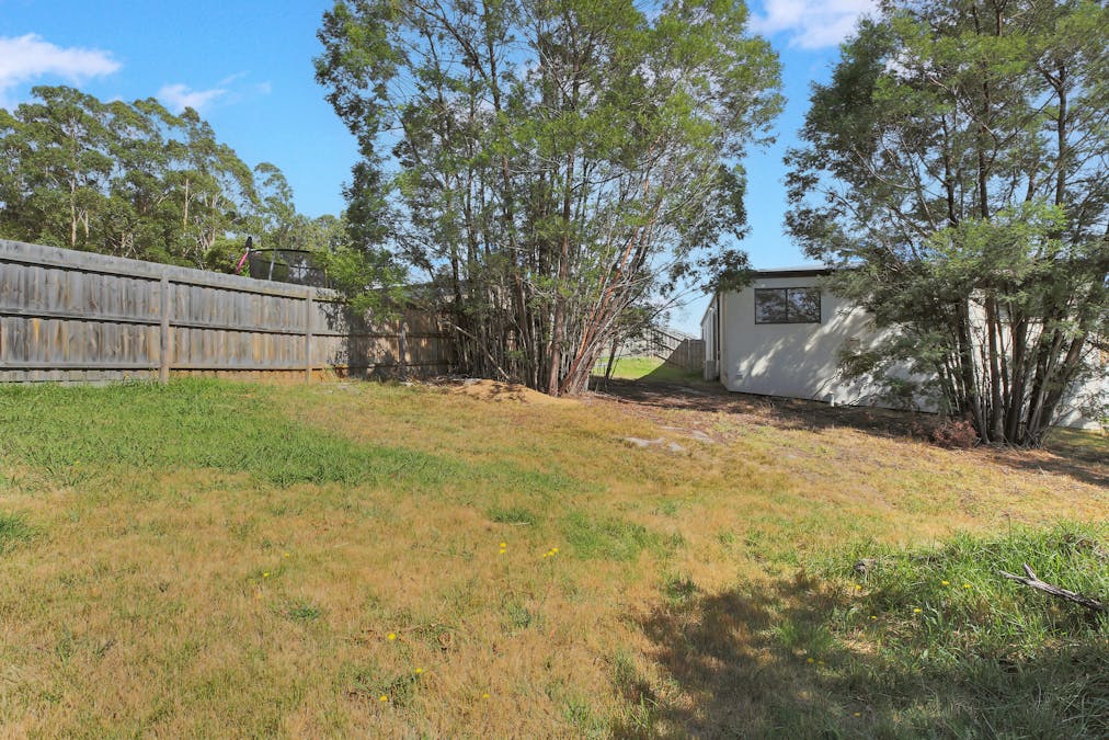 7 Omaru Court, Churchill, VIC, 3842 - Image 10