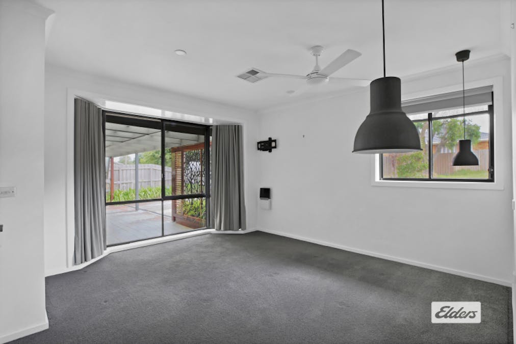 12 Mouritz Street, Warragul, VIC, 3820 - Image 2