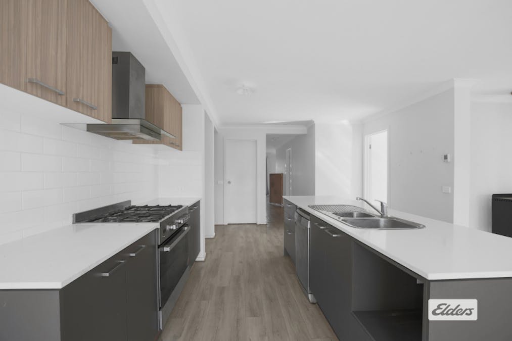 6 Salamanca Street, Moe, VIC, 3825 - Image 5