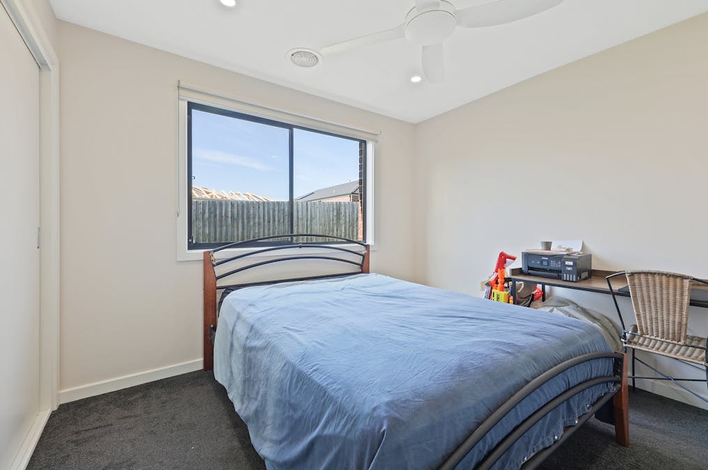 12 Florence Ave, Moe South, VIC, 3825 - Image 2