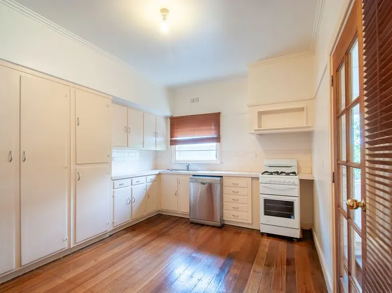 18 Centre Ave, Warragul, VIC, 3820 - Image 5