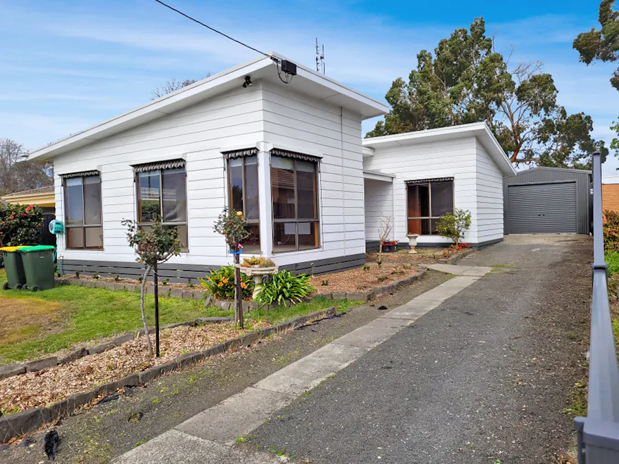 10 Davison Street, Leongatha, VIC, 3953 - Image 2