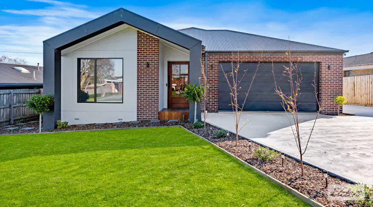 11 Moe Street, Drouin, VIC, 3818 - Image 1