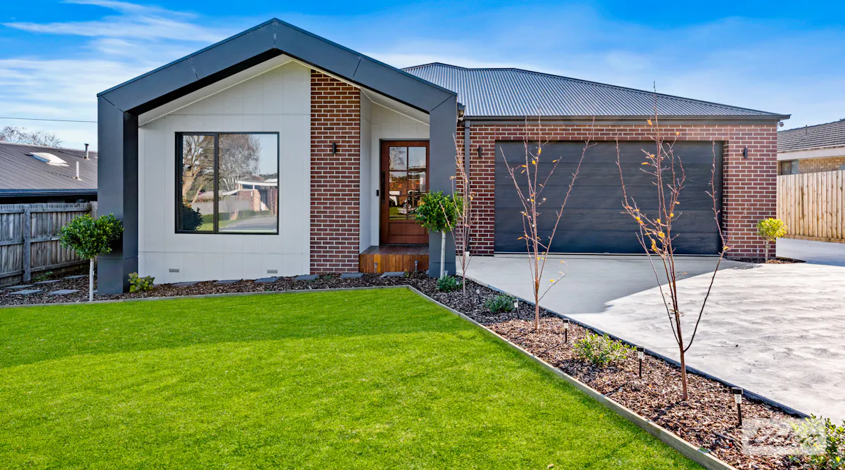 11 Moe Street, Drouin, VIC, 3818 - Image 1