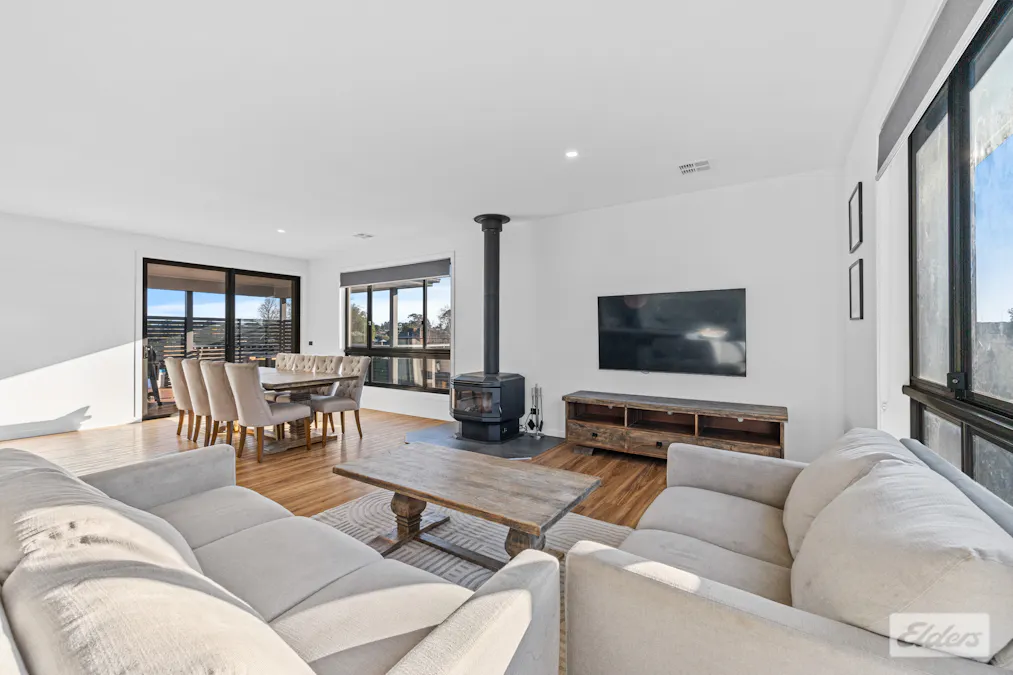 11 Moe Street, Drouin, VIC, 3818 - Image 3