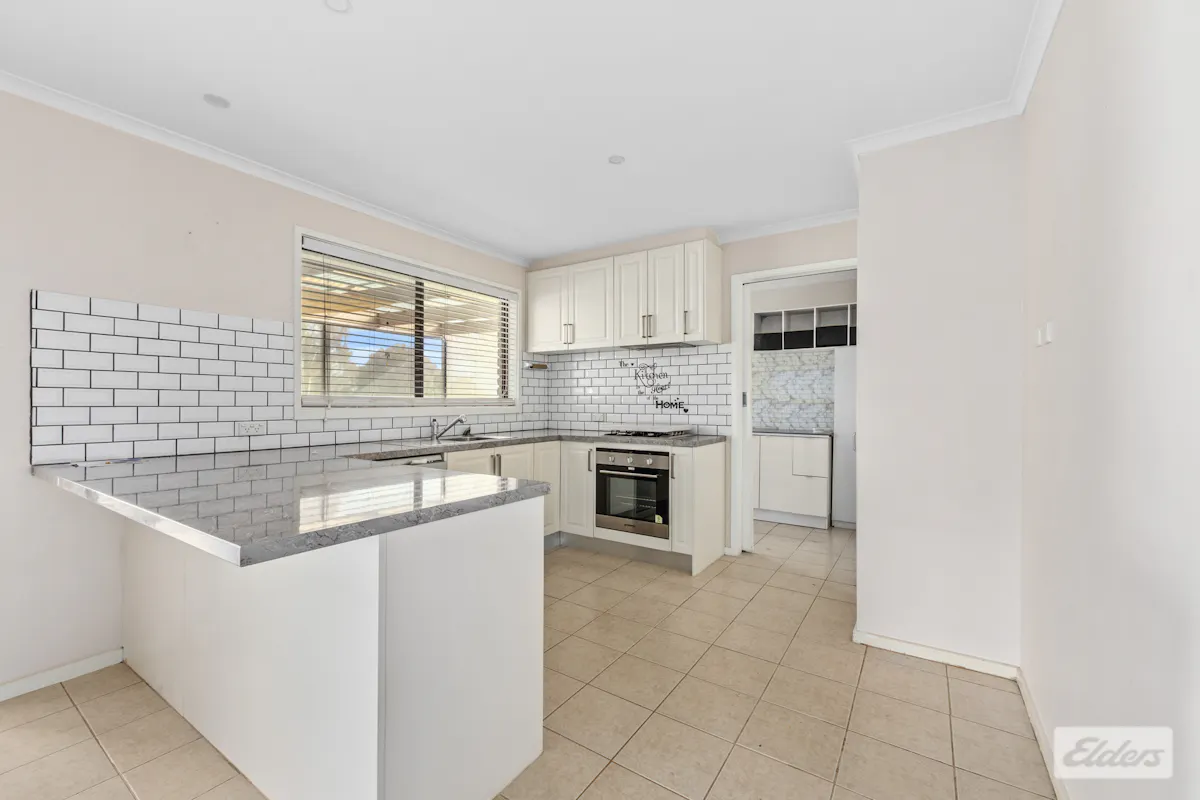 7 Leonis Court — photo 4 of 13