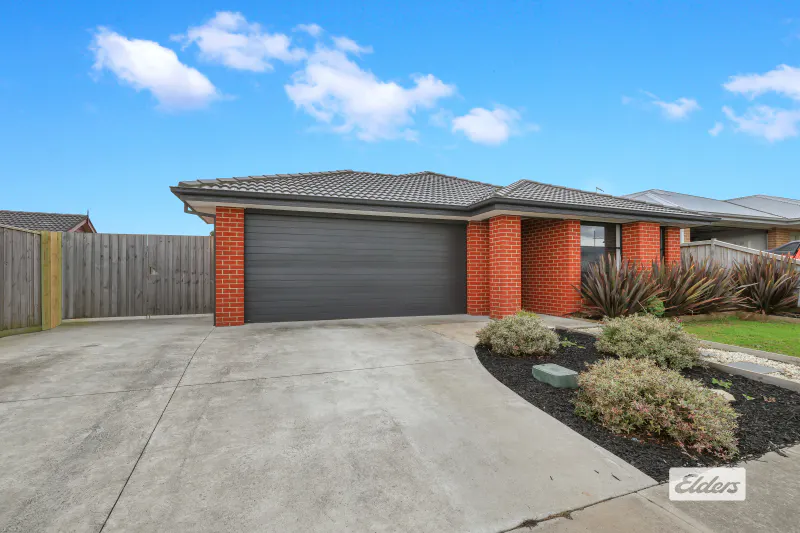 6 Grampians Drive — photo 3 of 11