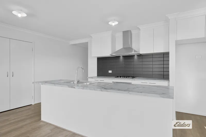 6 Grampians Drive — photo 7 of 11