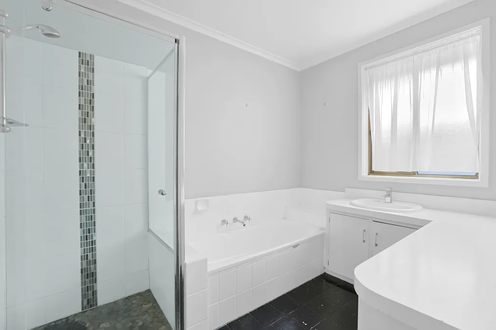 304 Old Sale Road, Newborough, VIC, 3825 - Image 6