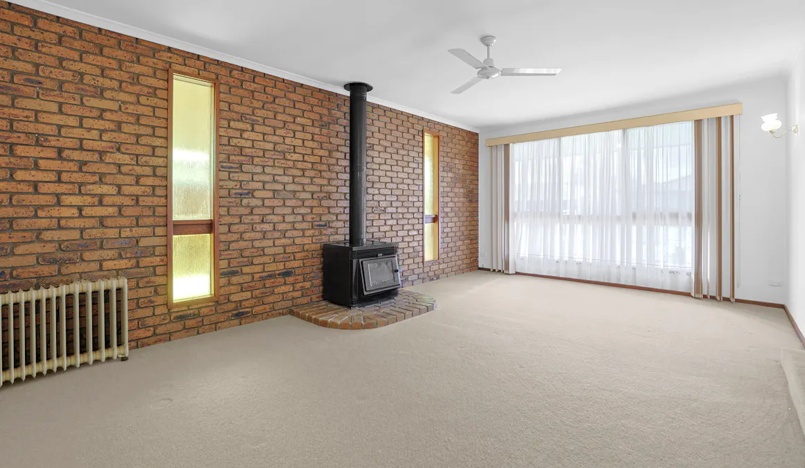 10 Castle Street, Moe, VIC, 3825 - Image 2
